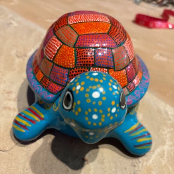 Talavera Mexican Folk Art Terracotta Hand Painted Turtle Trinket Box w/Lid - Picture 2 of 7